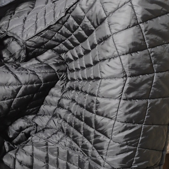 Reebok Quilted Thermal Lightweight Black Jacket With Hood - Picture 12 of 15